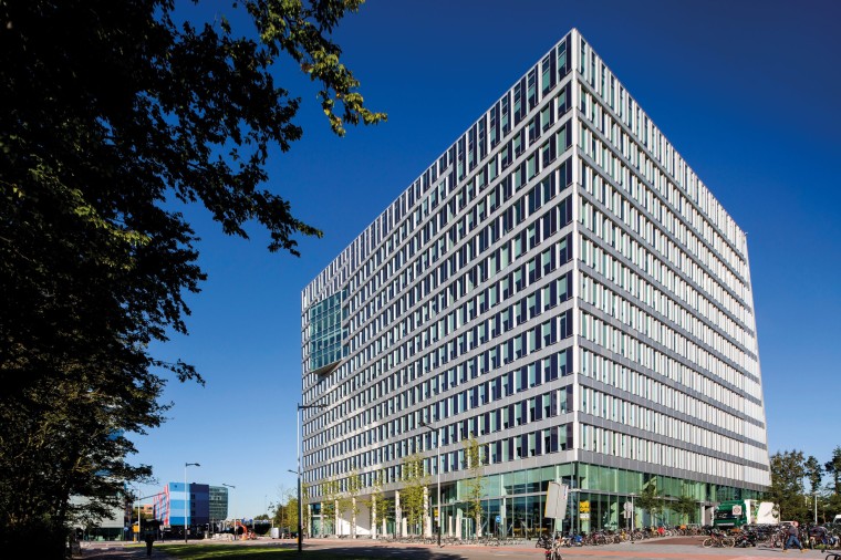 AKD benoemt vijf partners