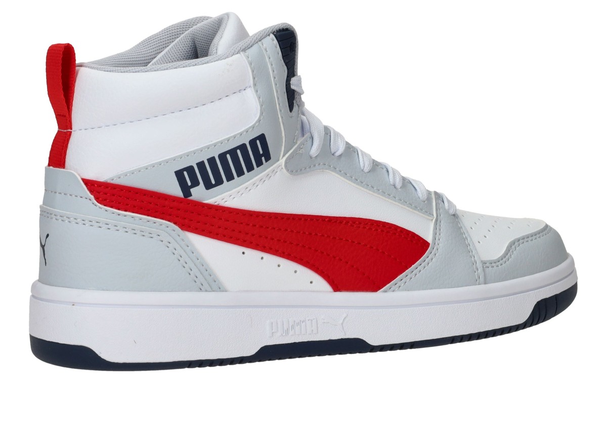 Sportmerk Puma voor een derde naar Chinese concurrent