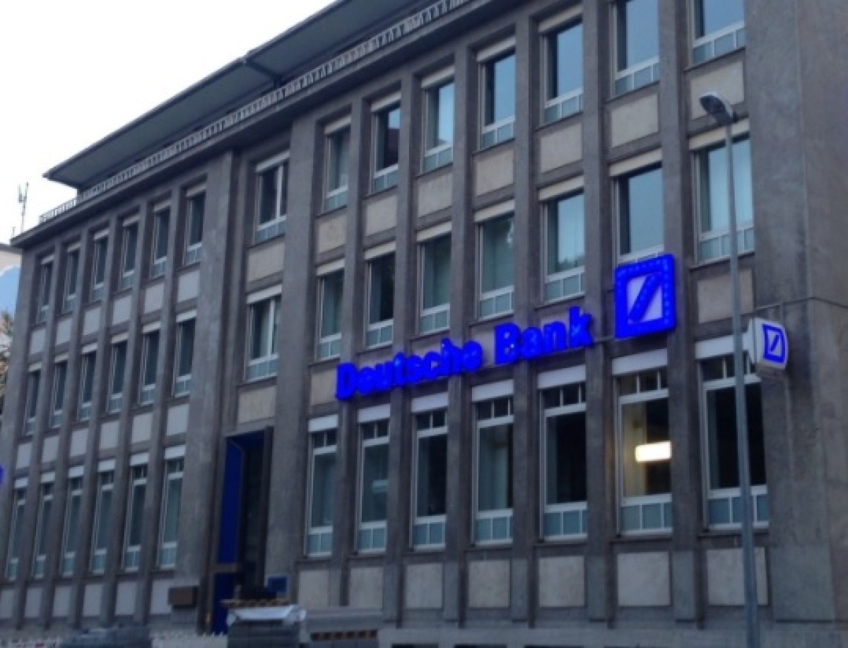 'Deutsche bank beter af met Europese partner'