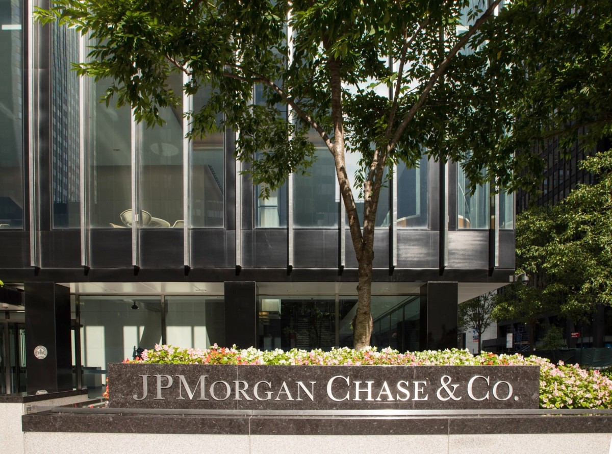 Betogers pakken beleggers in fossiel hard aan