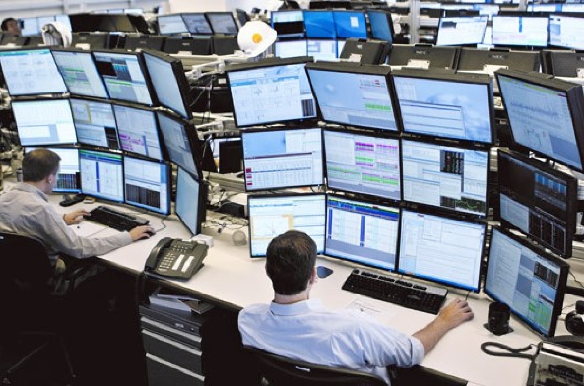 AEX zakt onder 400 punten na zware virusmaatregelen