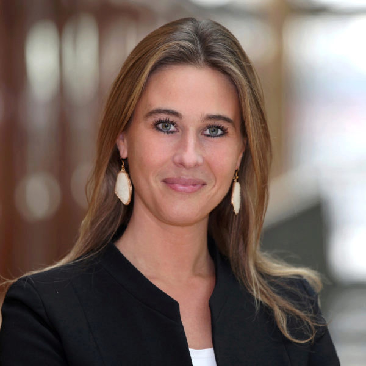 Hoe het komt dat een echtgenoot soms moet meetekenen in een overnamecontract