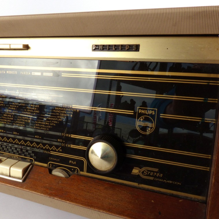 Philips kijkt naar overnames