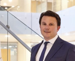 Van der Hoek van Houthoff naar Active Capital Company