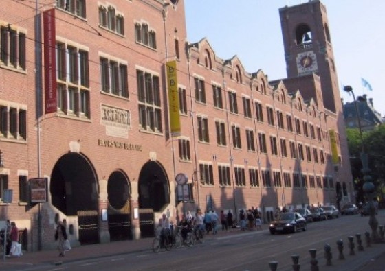 Vijf niet-Nederlandse bedrijven lonken naar Damrak