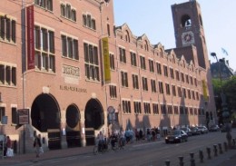 Vijf niet-Nederlandse bedrijven lonken naar Damrak