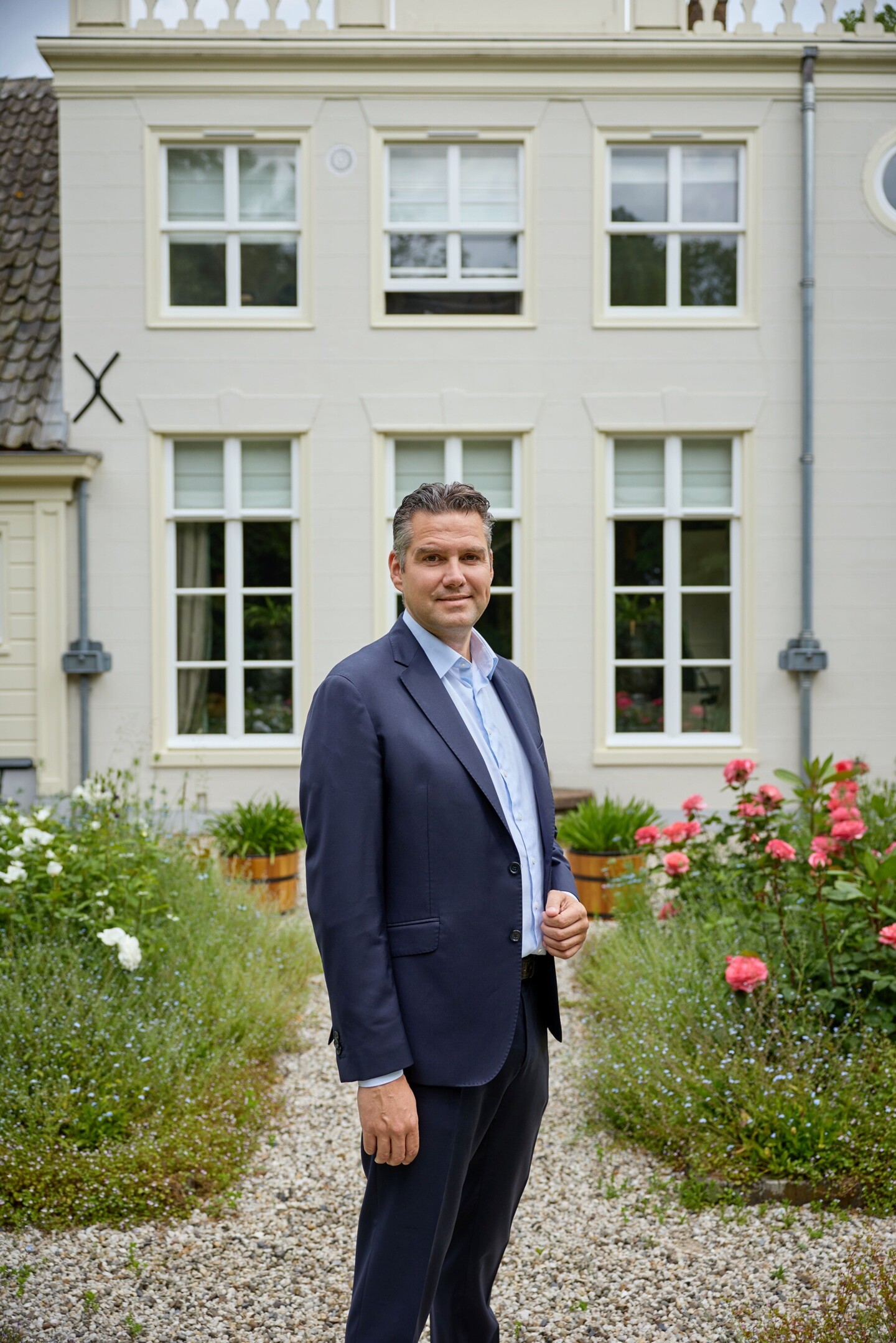 Thomas Wals voor het kantoor van MKB Fonds/BlueMill