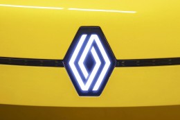 Renault schuift beursgang EV-dochter voor zich uit