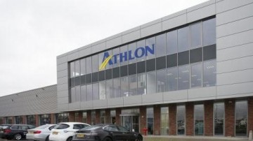 Mercedes zoekt kopers voor autoleaser Athlon