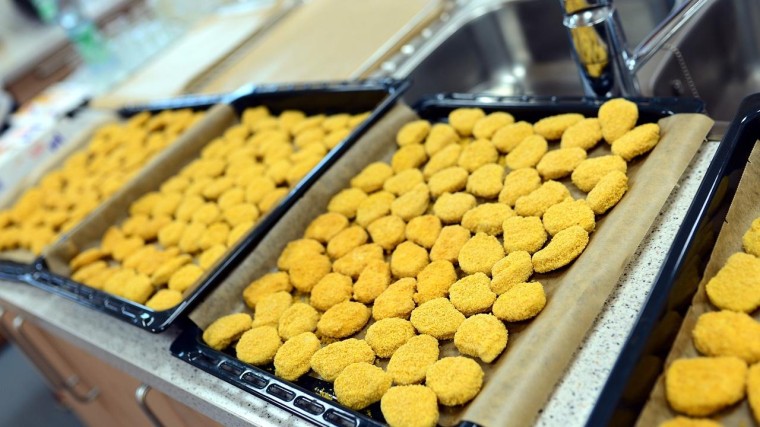 Zweedse kipkoning koopt afgefikte fabriek in Friesland