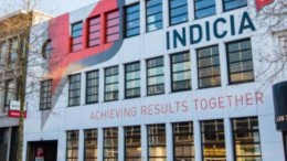 Veelvraat Indicia koopt drie bureaus tegelijk