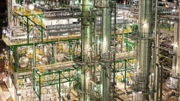 Shell wurmt zich verder uit onder Russische belangen