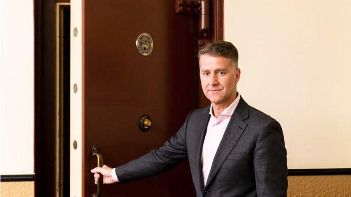 Wie neemt wie over in accountancy-land?