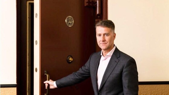 Wie neemt wie over in accountancy-land?