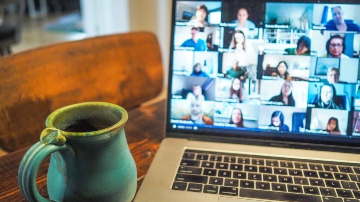 Onlinevergaderdienst Zoom doet zijn grootste overname ooit