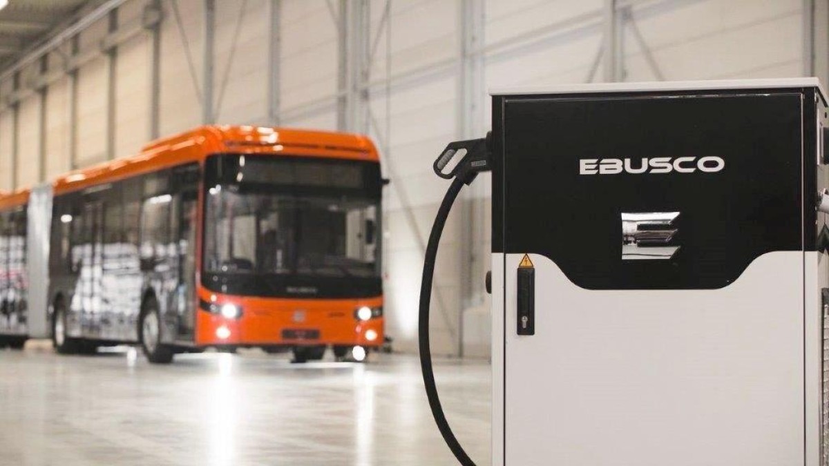 Busbedrijf bijna anderhalf miljard waard na beursgang