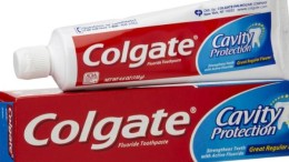 Unilever-target Colgate-Palmolive in etalage