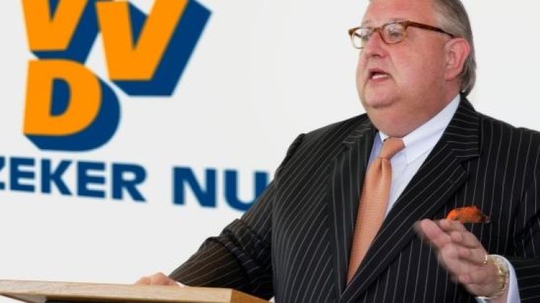 VVD-voorzitter Henry Keizer koopt uitvaartbedrijf voor een 'schijntje' denkt Follow The Money