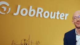 Main slaat toe over de grens met Duitse dochter