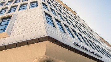 Allen & Overy omhoog na correctie league tables