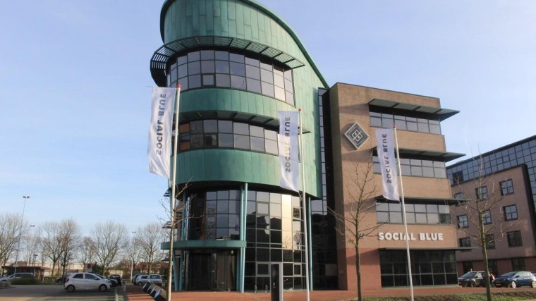 Egeria stapt in ambitieus Social Blue