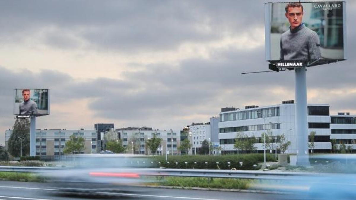 Global neemt digitale reclamemasten Hillenaar over