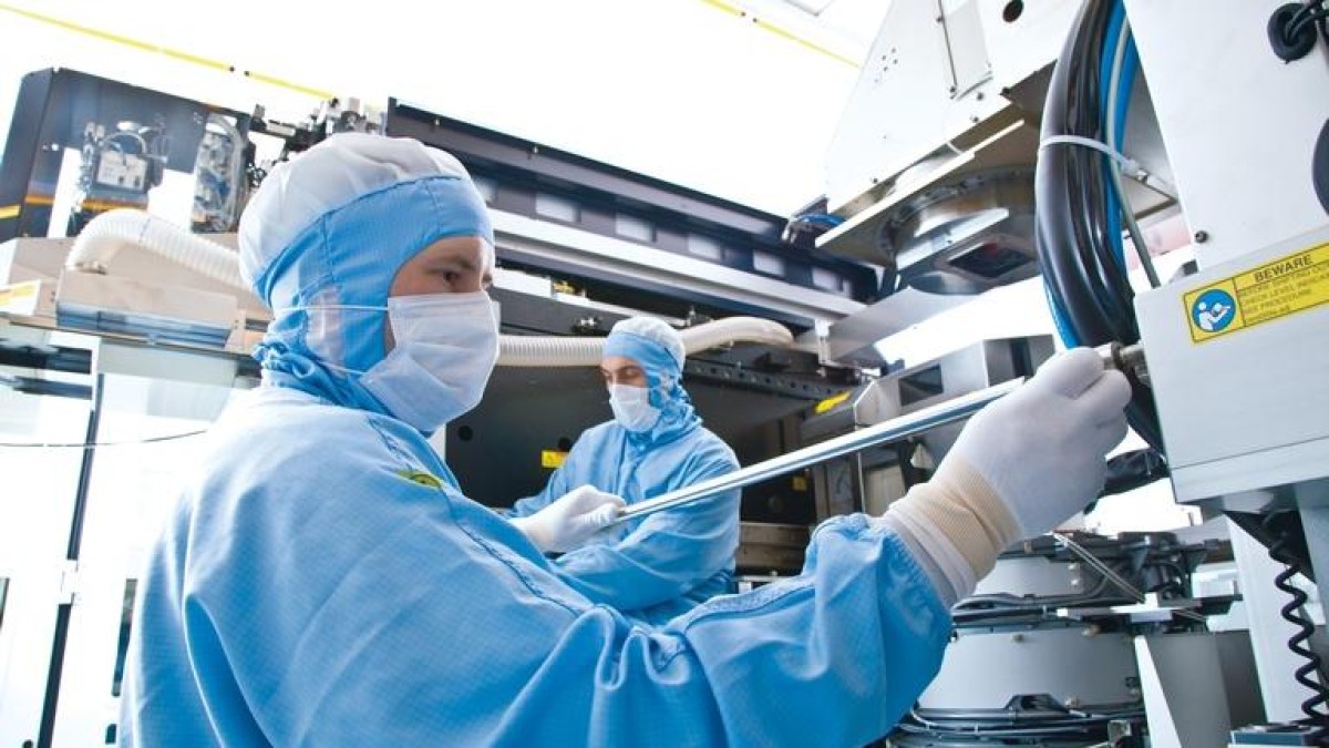 ASML neemt HMI over voor 2,7 miljard