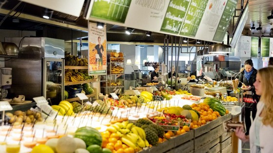 La Place op straat, moeder Jumbo verkoopt nog niet