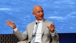 Jeff Bezos stapt in dochter van 'Russische Google'