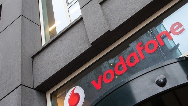Afsplitsing Nederland drukt omzet Vodafone