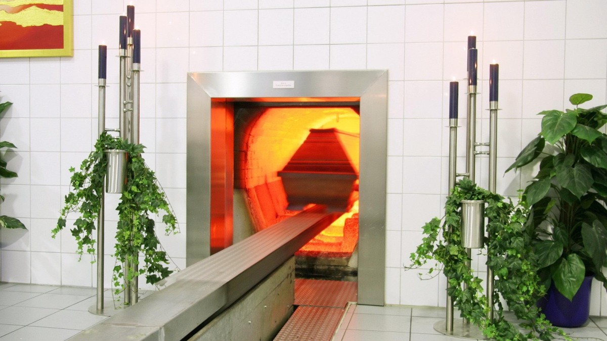 DELA aan de haal met bouwer van crematieovens DFW