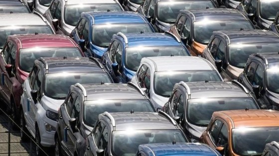 Dáárom verdwijnt de autodealer om de hoek