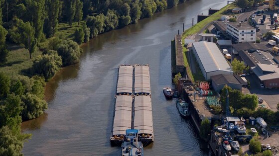 De Jong Shipping Group neemt een meerderheidsbelang in Belgische branchegenoot