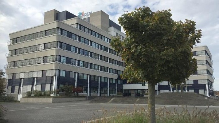 DSM en Lightyear werken aan zonnepanelen voor autodak