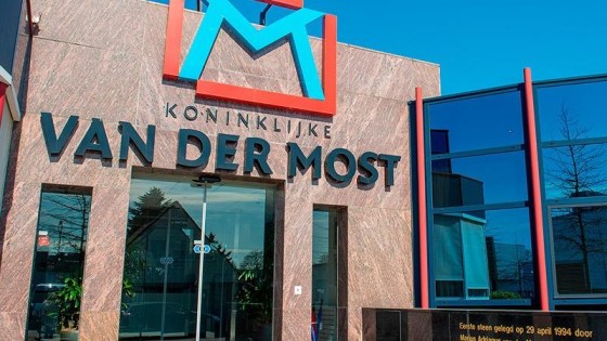 Overname bij twee koninklijke bedrijven