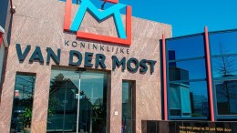 Overname bij twee koninklijke bedrijven