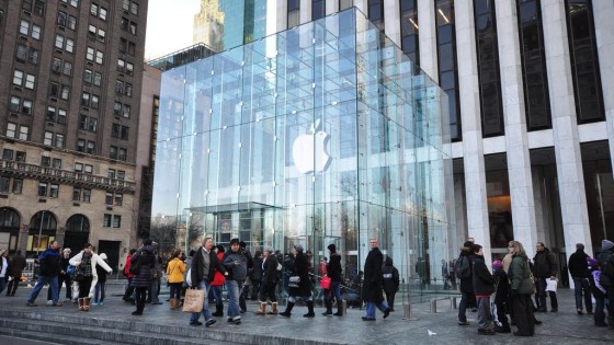 Apple als eerste beursbedrijf meer dan biljoen dollar waard