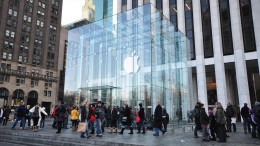 Apple als eerste beursbedrijf meer dan biljoen dollar waard