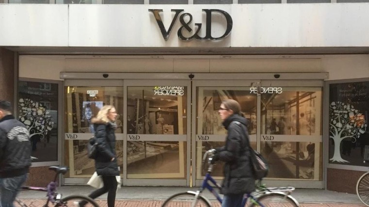V&D slaat weer aan het overnemen