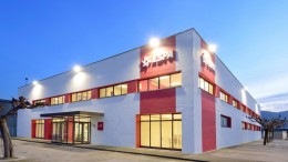 Nederlandse Kloepfel-dochter in winkelmandje ESPA