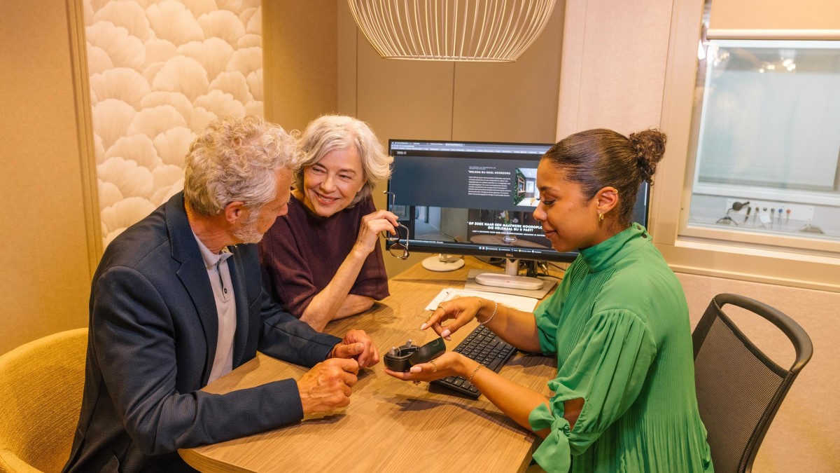 EyeCare integreert zes hoorwinkels van Oorwerk in eigen netwerk