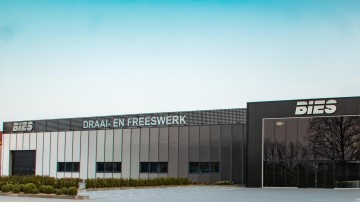 Het VOF neemt draai- en freeskampioen over