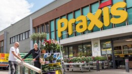 Praxis zet winkels in de verkoop om schulden te dempen