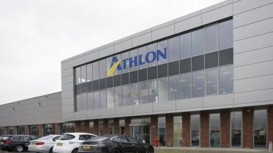 Mercedes zoekt kopers voor autoleaser Athlon