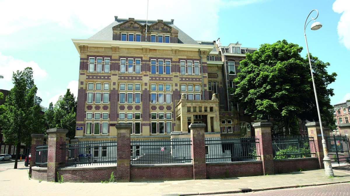 Verkoop Alltub Group bijgestaan door Jones Day