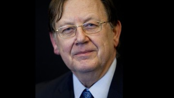 Nout Wellink, voormalig president van DNB: “Met grote bankfusies zou ik heel voorzichtig zijn”