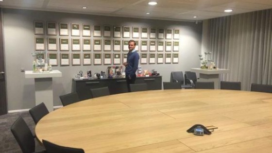 Nielen Schuman viert verhuizing en jaarwisseling met relaties in nieuw kantoor