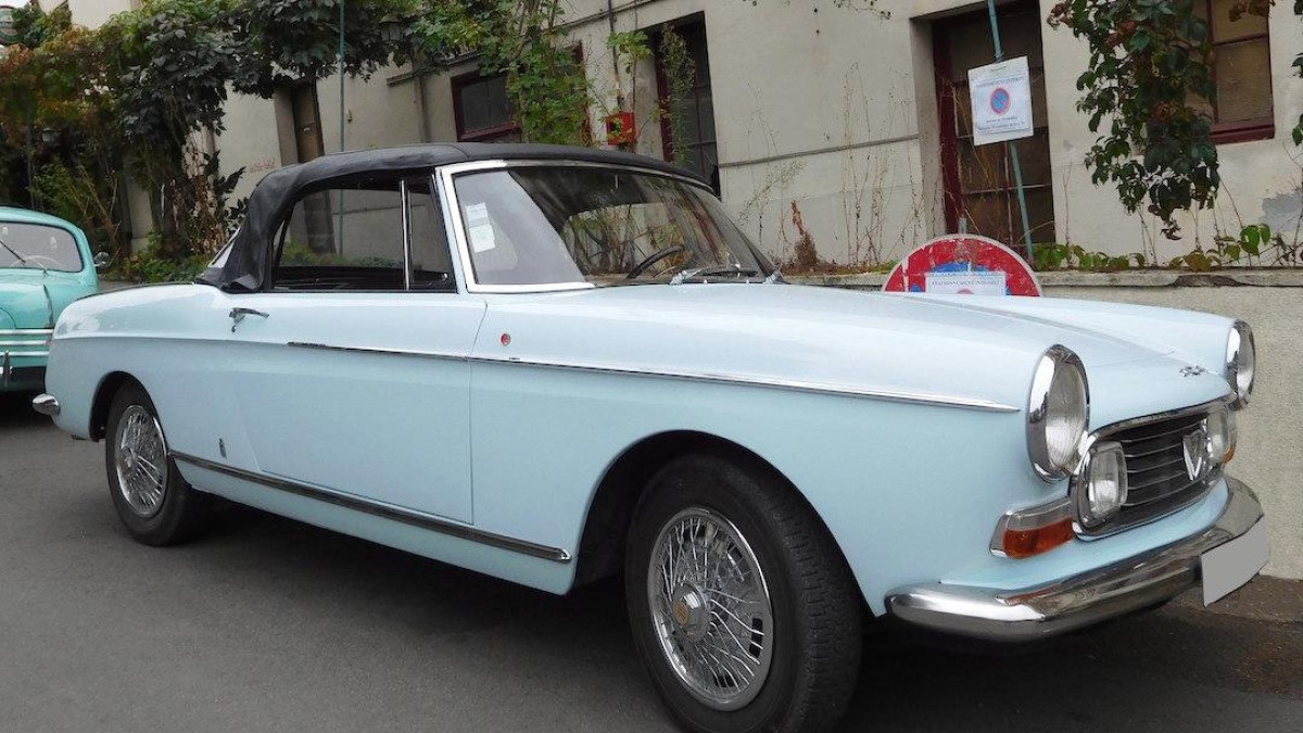 Megafusie PSA en FCA geparkeerd op de Zuidas