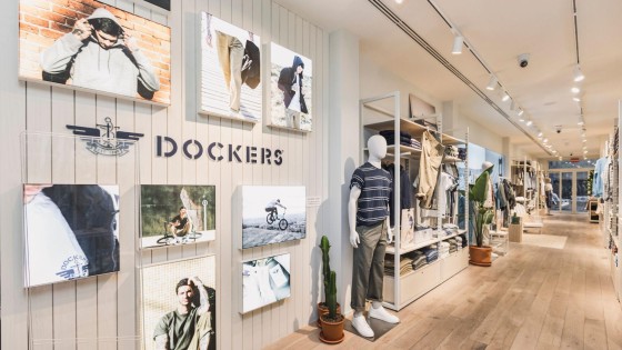 Levi Strauss verkoopt Dockers aan moeder van Reebok