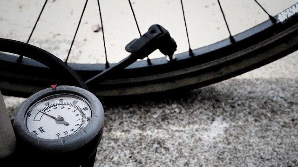 Piepjong fietsbedrijf koopt stokoud onderhoudsbedrijf